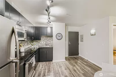 103 Bellevue Avenue E #102, Seattle, WA 98102 - Photo 6