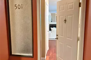 7600 SE 29th St, Mercer Island, WA 98040 - Photo 2