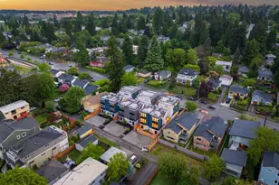 8833 Wallingford Ave N, Seattle, WA 98103 - Photo 40