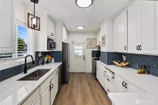 3633 E J St, Tacoma, WA 98404 - Photo 2