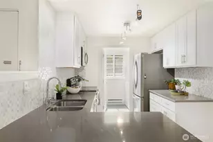 710 Kirkland Cir, Kirkland, WA 98033 - Photo 6