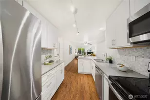 710 Kirkland Cir, Kirkland, WA 98033 - Photo 8