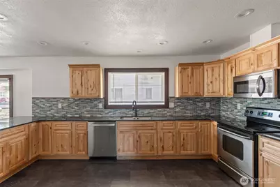 226 SW Lewis St, Chehalis, WA 98532 - Photo 14