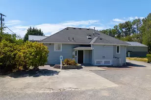 10516 E Riverside Dr, Bothell, WA 98011 - Photo 22