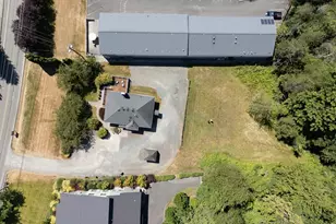 10516 E Riverside Dr, Bothell, WA 98011 - Photo 30