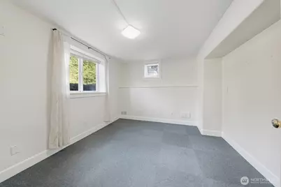 10516 E Riverside Drive, Bothell, WA 98011 - Photo 16