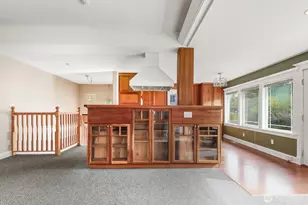 10516 E Riverside Dr, Bothell, WA 98011 - Photo 8