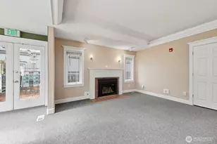 10516 E Riverside Dr, Bothell, WA 98011 - Photo 2