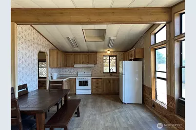 9015 183rd Avenue SW, Rochester, WA 98579 - Photo 14