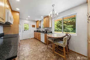 2005 SW 117th Pl, Burien, WA 98146 - Photo 10