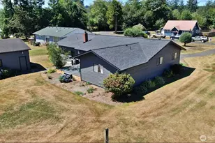 1655 Wheaton St, Raymond, WA 98577 - Photo 2