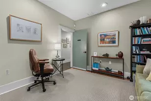 4510 Thackeray NE, Seattle, WA 98105 - Photo 12