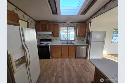 836 Harman Way S #33, Orting, WA 98360 - Photo 4