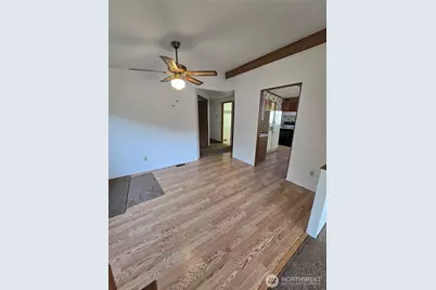 836 Harman Way S #33, Orting, WA 98360 - Photo 8