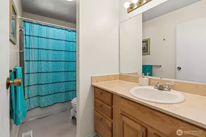 345 Seaview Court, Camano Island, WA 98282 - Photo 16