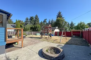 615 W 12th St, Port Angeles, WA 98362 - Photo 32