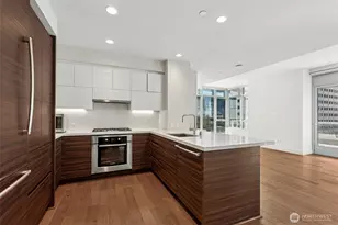 588 Bell St, Seattle, WA 98121 - Photo 6