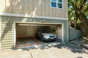 917 18th Ave, Seattle, WA 98122 - Photo 8