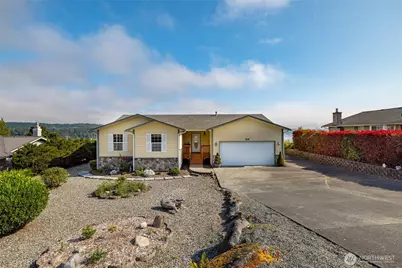 539 Birch Street, Oak Harbor, WA 98277 - Photo 2