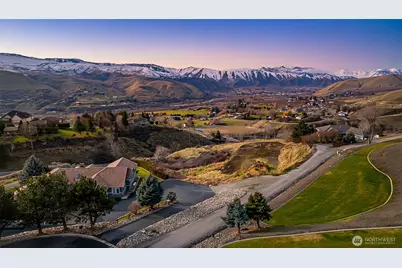 1395 Mountain Vista, Wenatchee, WA 98801 - Photo 1