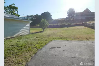 135 N 3rd Avenue, Connell, WA 99326 - Photo 4