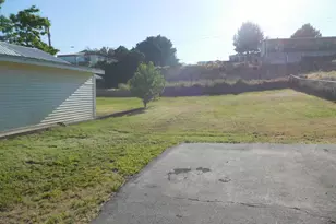 135 N 3rd Ave, Connell, WA 99326 - Photo 4