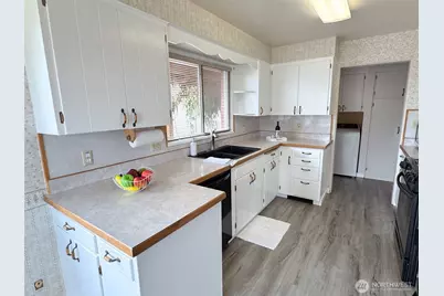 126 W 6th Street, Port Angeles, WA 98362 - Photo 8