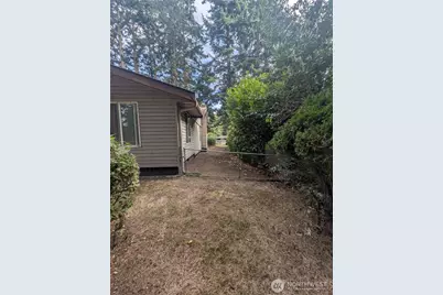 1911 Peacock Lane, Oak Harbor, WA 98277 - Photo 18