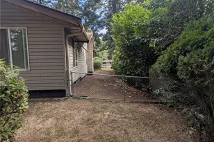 1911 Peacock Ln, Oak Harbor, WA 98277 - Photo 18