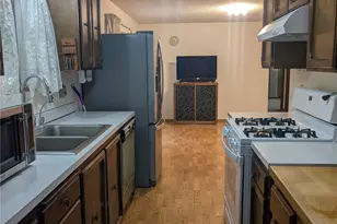 1911 Peacock Ln, Oak Harbor, WA 98277 - Photo 4