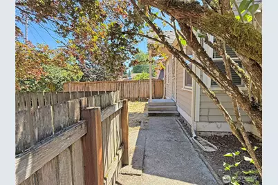 4115 W I Street, Bremerton, WA 98312 - Photo 2