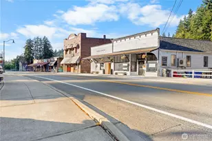 506 Ash St, Wilkeson, WA 98396 - Photo 22