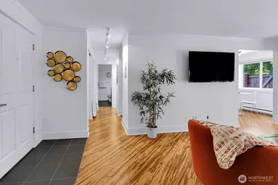 939 N 101st Street #101, Seattle, WA 98133 - Photo 2