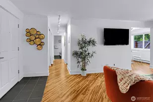 939 N 101st St, Seattle, WA 98133 - Photo 2