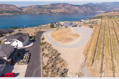 101 Lake Ridge Drive, Chelan, WA 98816 - Photo 16