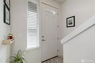 334 9th Ave SE, Puyallup, WA 98372 - Photo 2