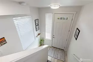 334 9th Ave SE, Puyallup, WA 98372 - Photo 4