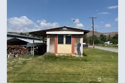 229 Johnathan Street, Tonasket, WA 98855 - Photo 1