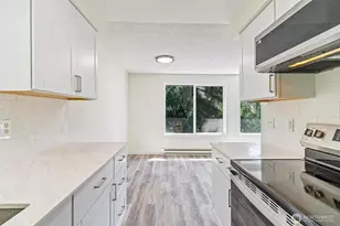 9126 1st Pl NE, Lake Stevens, WA 98258 - Photo 4