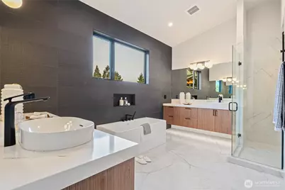 2423 129th Avenue SE, Bellevue, WA 98005 - Photo 18