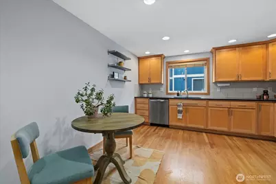9748 4th Avenue NW #B, Seattle, WA 98117 - Photo 10