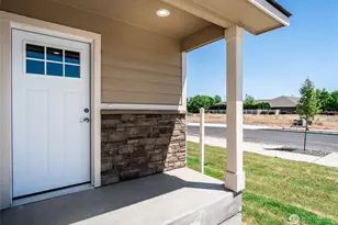 920 NE Sunburst Ct, Moses Lake, WA 98837 - Photo 4