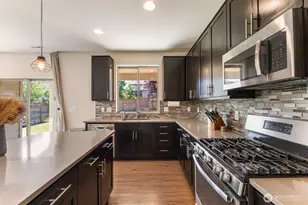 18420 135th St E, Bonney Lake, WA 98391 - Photo 6