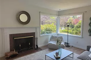 4329 NE 56th St, Seattle, WA 98105 - Photo 4