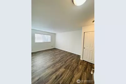 14006 SE 6th #10, Bellevue, WA 98007 - Photo 12