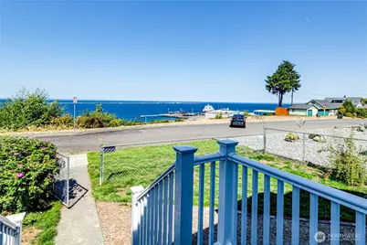 812 W 4th Street, Port Angeles, WA 98363 - Photo 2