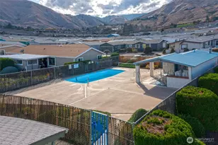 1306 Glacier Pl, Wenatchee, WA 98801 - Photo 2