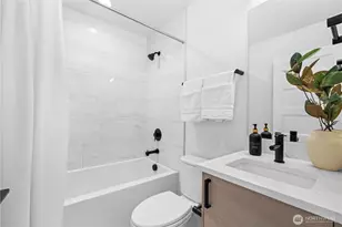 1704 A N 47th St, Seattle, WA 98103 - Photo 26