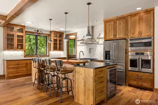 9721 NE Charisma Cir, Bainbridge Island, WA 98110 - Photo 10