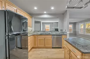 23516 SE 243rd Pl, Maple Valley, WA 98038 - Photo 12